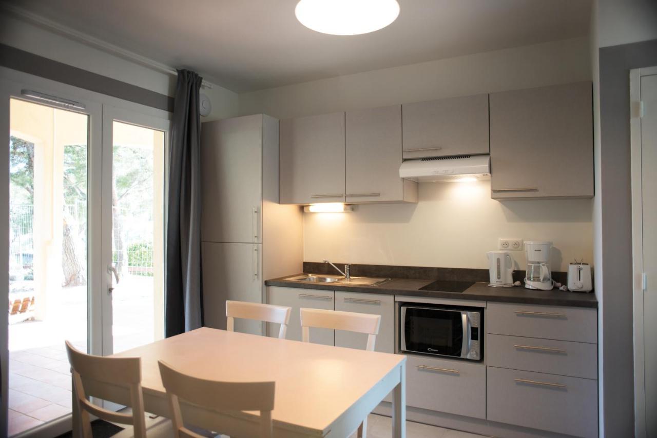 Appartements Des Joncas Martigues Exteriör bild