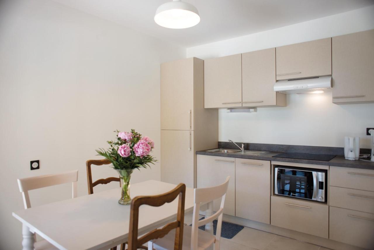 Appartements Des Joncas Martigues Exteriör bild